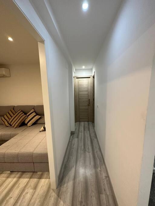 Cozy 1-Bedroom Apartment มาดริด ภายนอก รูปภาพ