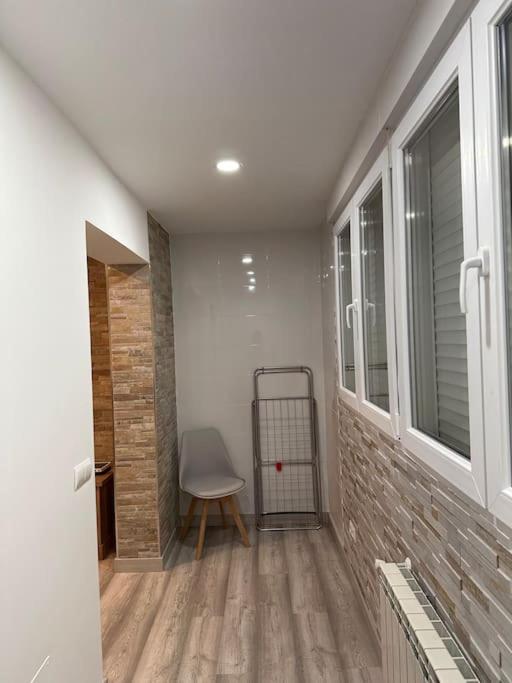 Cozy 1-Bedroom Apartment มาดริด ภายนอก รูปภาพ