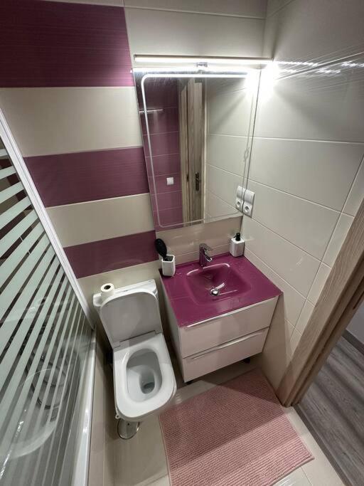 Cozy 1-Bedroom Apartment มาดริด ภายนอก รูปภาพ